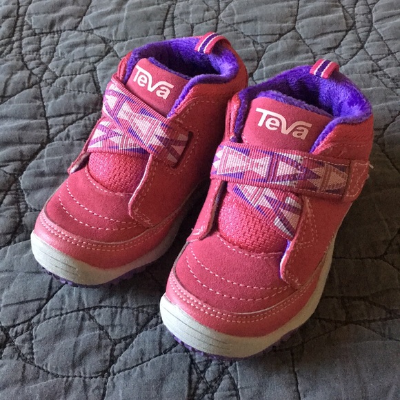 Teva Other - Teva Natoma Raspberry Boots size 7T
